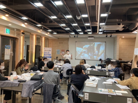 꾸미기_뷰티산업연구소-헤드스파와 두피모발관리_전희영,박상규교수_221001_02-45393891642.jpg