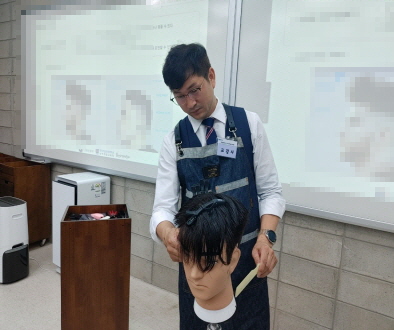 [꾸미기]뷰티산업연구소-1일차_바버트렌드스타일_김대호_0701-52268037715.jpg