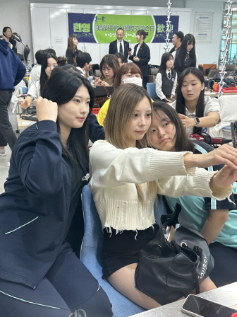 꾸미기_2024뷰산연-동양미용전문학교_10월10일_군포e비즈니스고등학교-63488798349.jpg