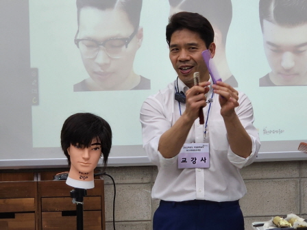 꾸미기_2025뷰산연-바버명장의정통이발_3월23일_김경춘-67625119639.jpg