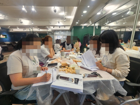 꾸미기_2025뷰산연-2일차_캐릭터별노인분장PBL과정_6월8일_윤정민-69545718095.jpg