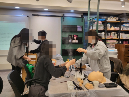 꾸미기_2025뷰산연-2일차_캐릭터별수염분장PBL과정_11월9일_윤정민-73308399344.jpg