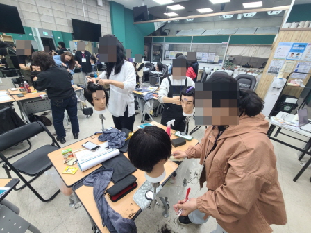 꾸미기_뷰산연업무밴드-1일차_AI바버트랜드헤어스타일PBL과정_4월18일_최재영-77156774399.jpg